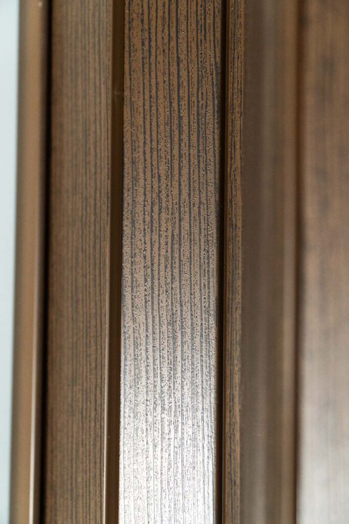 Textura amadeirada imbuia da porta sanfonada em PVC TWB